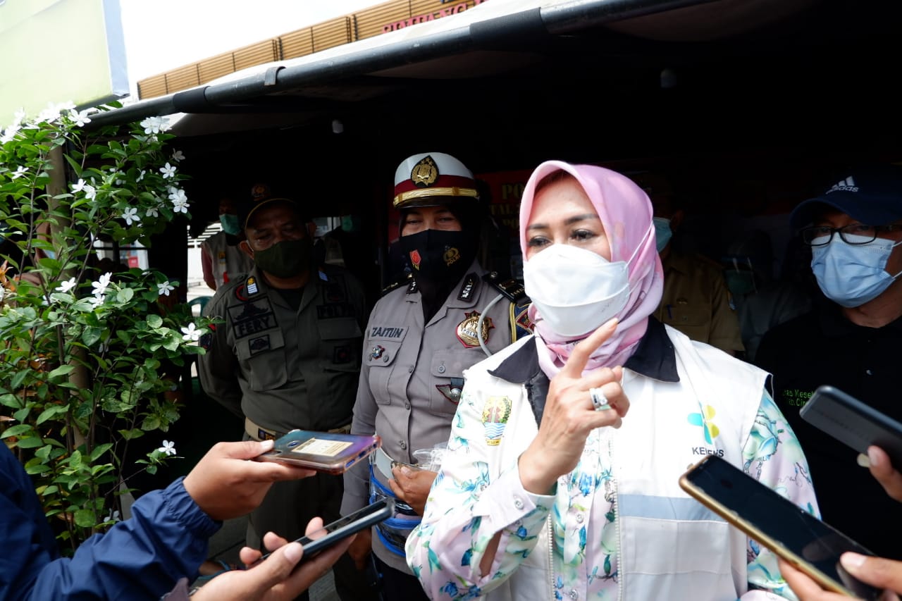 Kepala Dinas Kesehatan Kabupaten Cirebon, Hj Eni Suhaeni S MKes. Foto: Andri Wiguna/Radar Cirebon