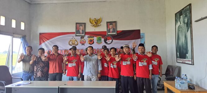 Kasat Narkoba Polres Karawang AKP Arief Zaenal Abidin Bersama Masyarakat
